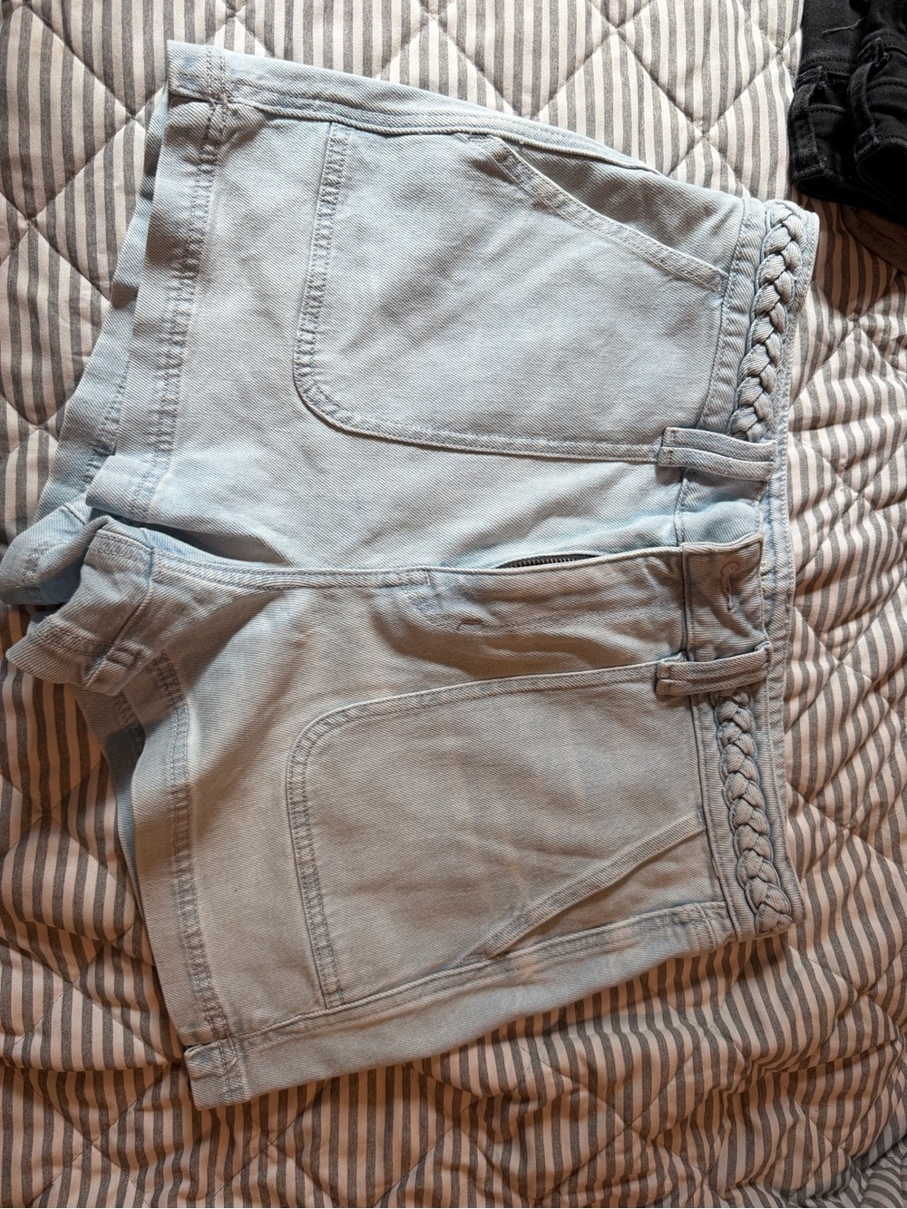 American Eagle Light Wash Braided Waist Denim Shorts size 10